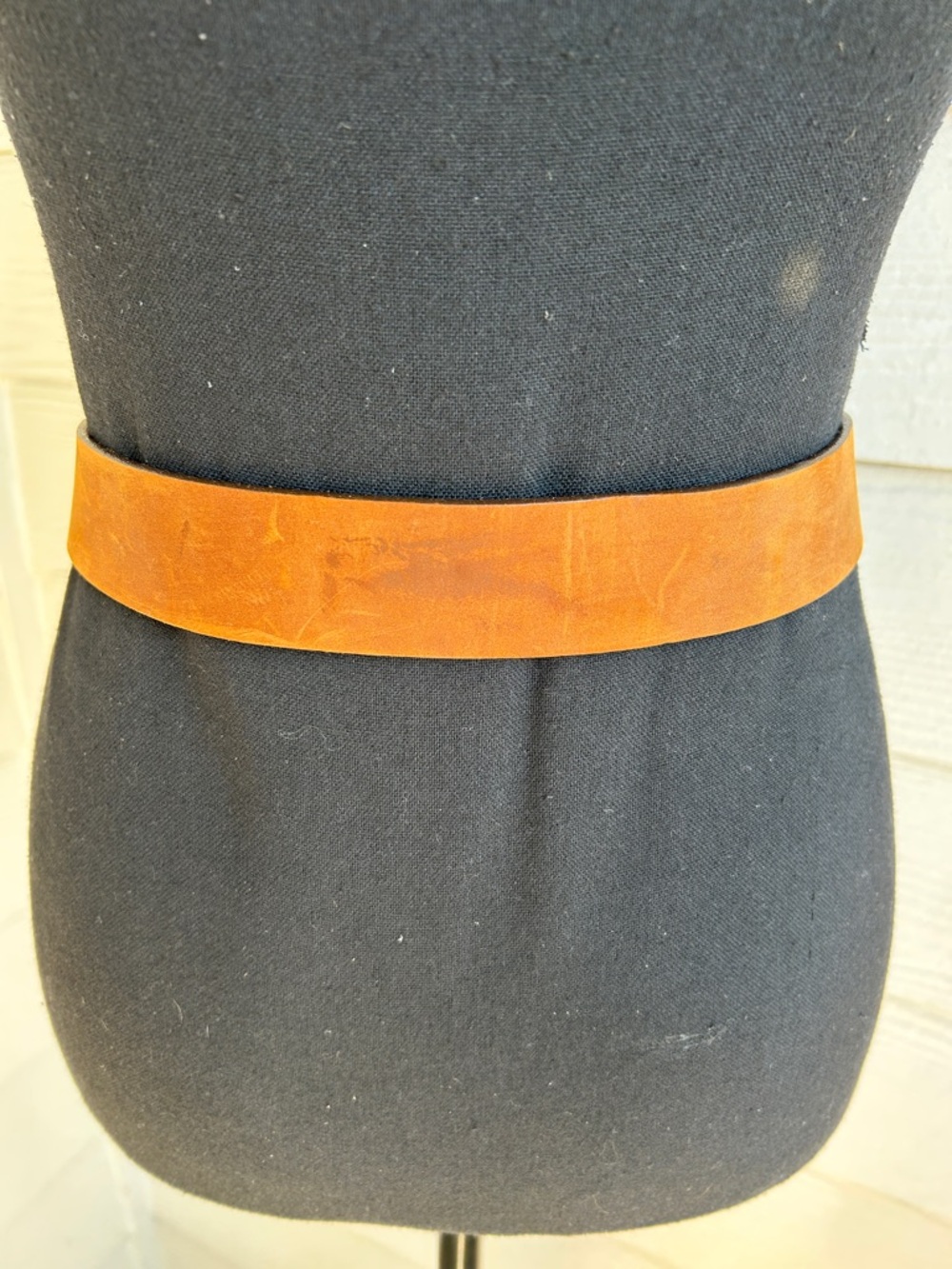 JUSTIN brown top grain leather belt. Size 39. Beautiful marble laid buckle. - Picture 3 of 12